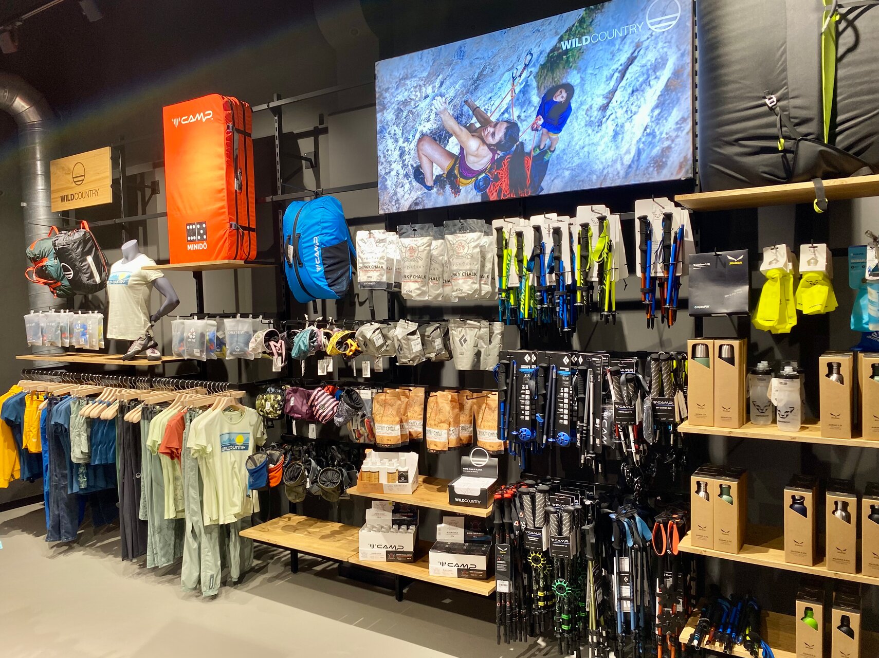 VERTIC BARCELONA Mountain Shop